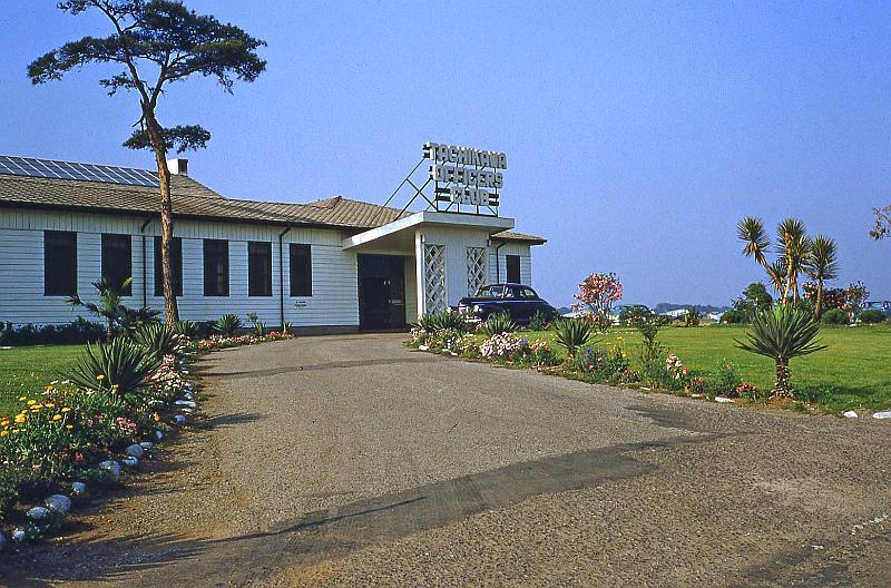 1952 Japan 019 Officers Club Tachikawa AB.jpg